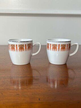 Chinese ceramic red spade demitasse cups